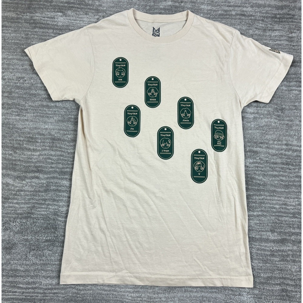 TinyTAN T-Shirt Unisex Small Cream BTS Dog‎ Tags Graphic Short Sleeve Hot Topic